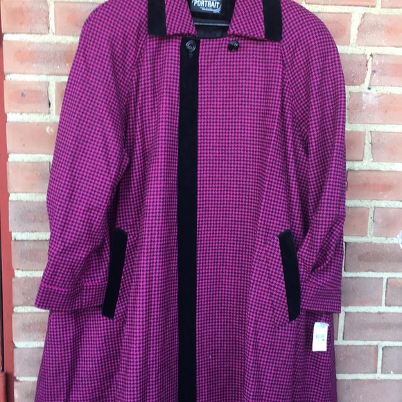 Portrait Jackets & Blazers - VTG Two Sided Button Swing Coat.